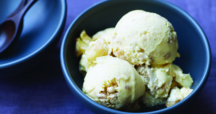 Apple crumble ice cream