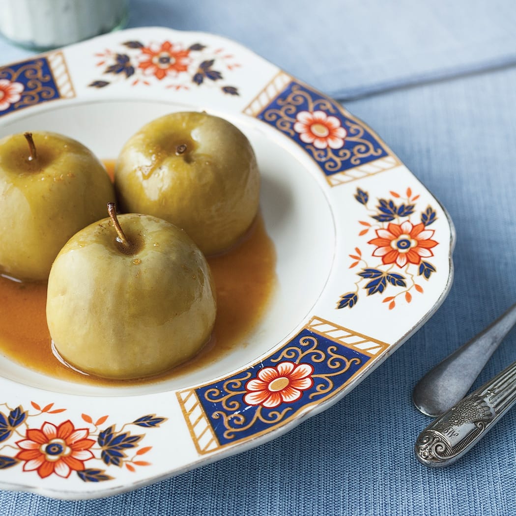 Baked apples with cinnamon mascarpone | easyFood