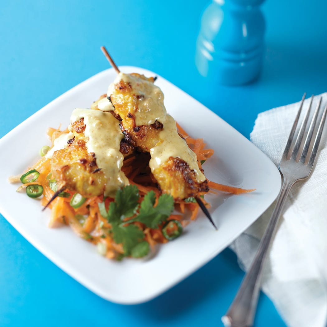 Chicken satay skewers with coriander carrots | easyFood