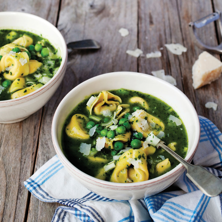 Green tortellini soup with kale pesto