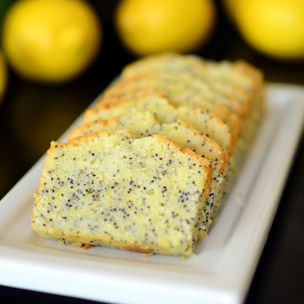 Lemon and poppy seed cake | easyFood