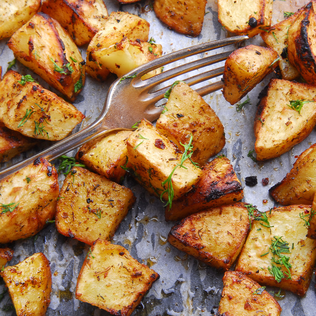 Lemon garlic roast potatoes recipe | easyFood
