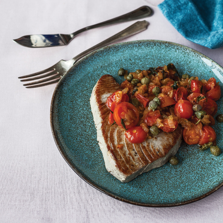 Pan-seared tuna with tomatoes and capers