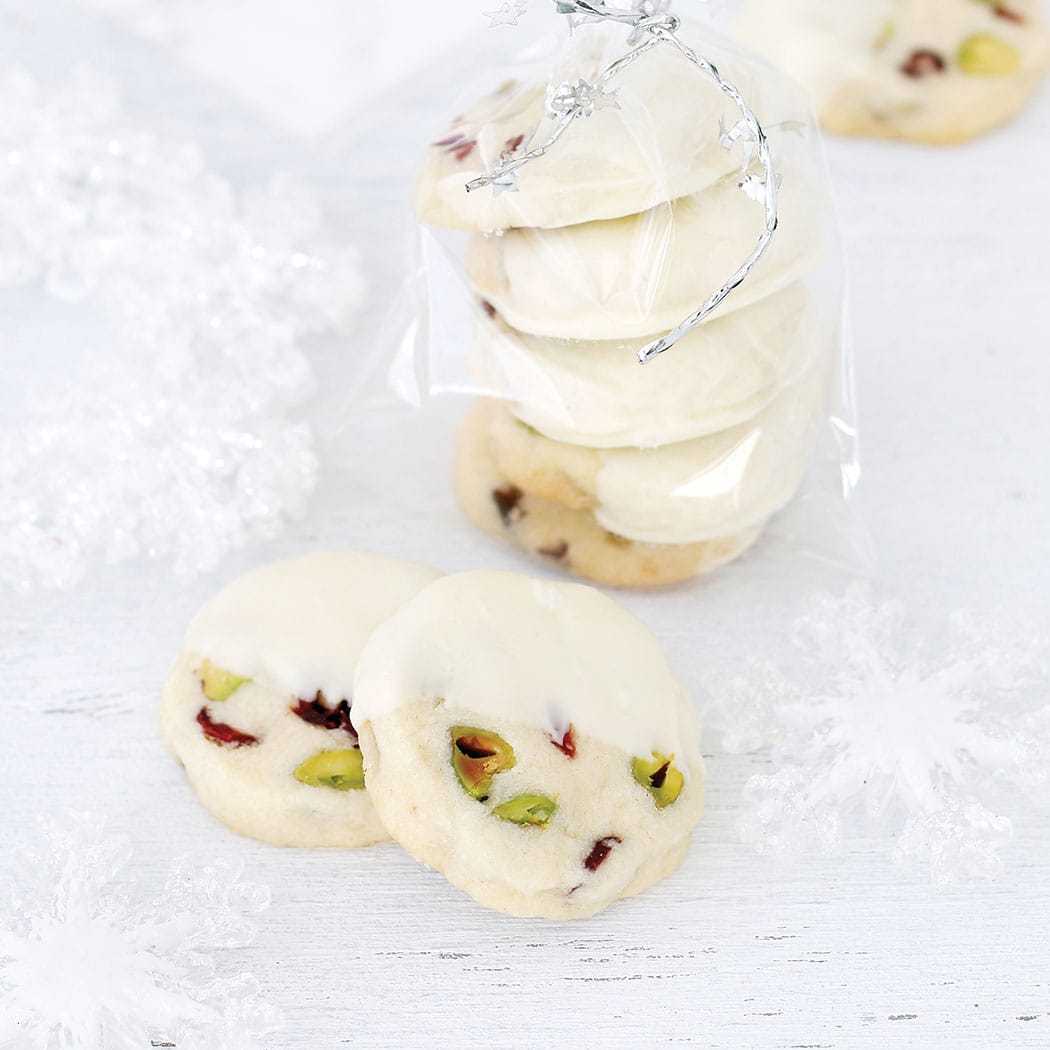 Pistachio, cranberry and white chocolate biscuits | easyFood