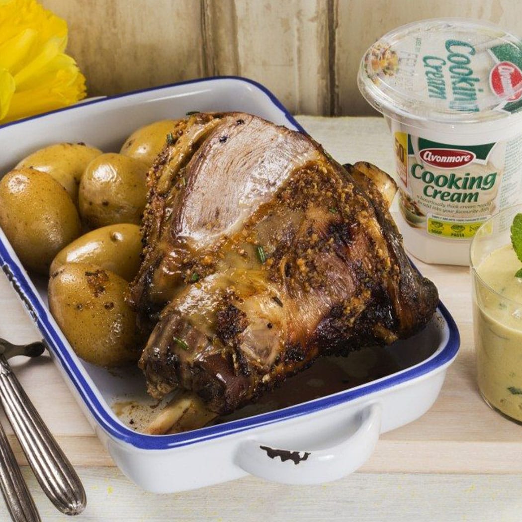 Roast lamb with mint cream sauce | easyFood