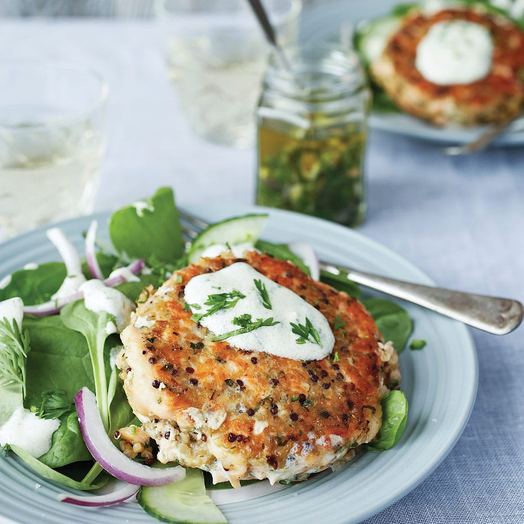 Salmon burgers with lemon and herbs | easyFood