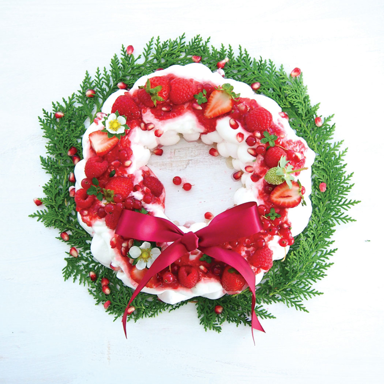 Berry pavlova wreath