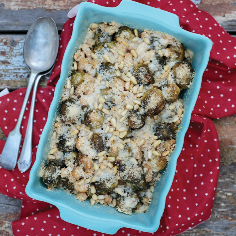 Brussels sprouts with crunchy topping