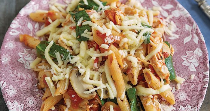 Slow-cooker cheesy chicken pasta Easy Food