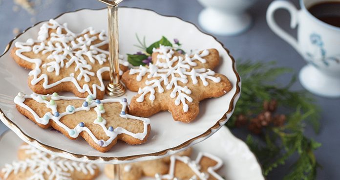Gingerbread_cookies-Easy Food