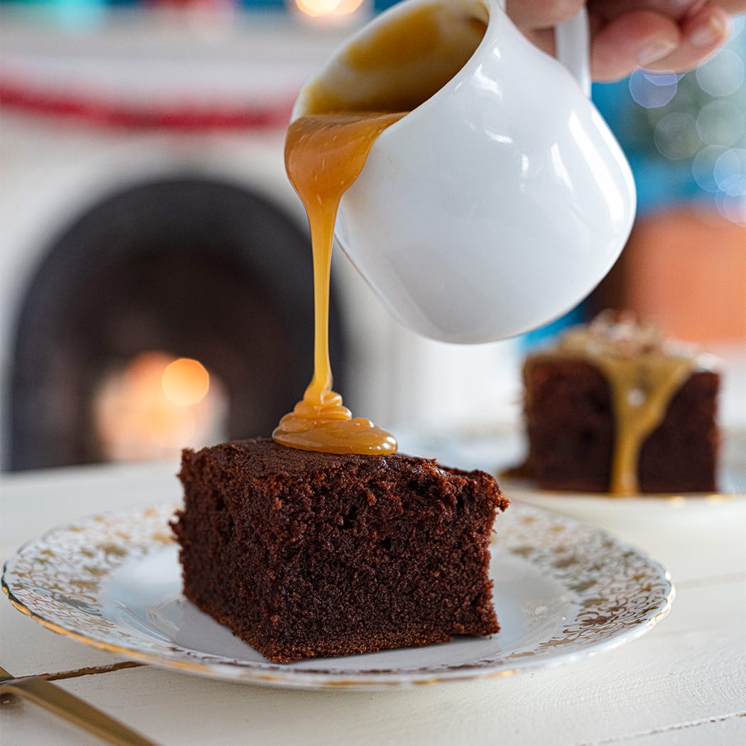 Gluten-free chocolate pudding with toffee sauce | easyFood