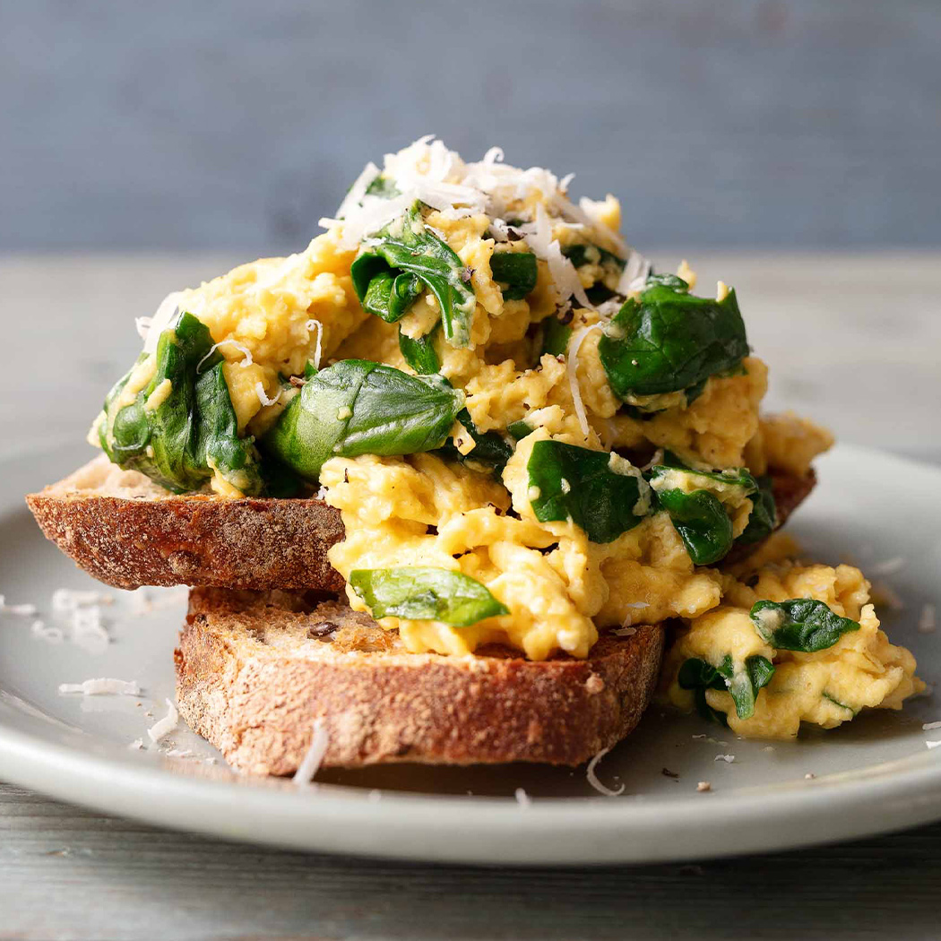 How to make scrambled eggs | easyFood