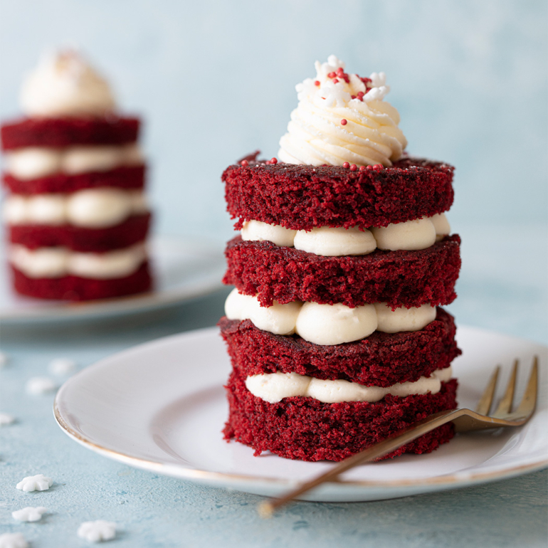Mini red velvet cakes