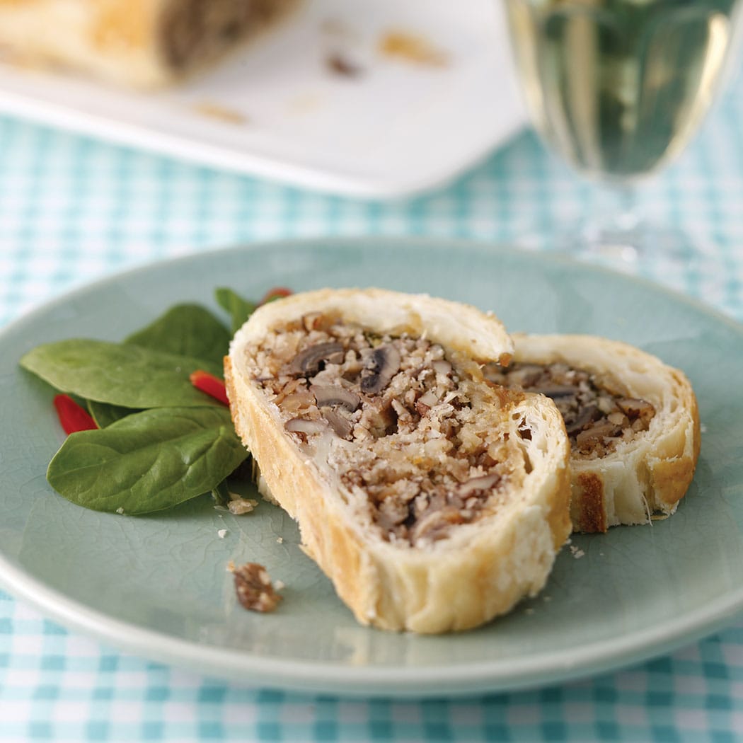 Nutty mushroom Wellington recipe | easyFood