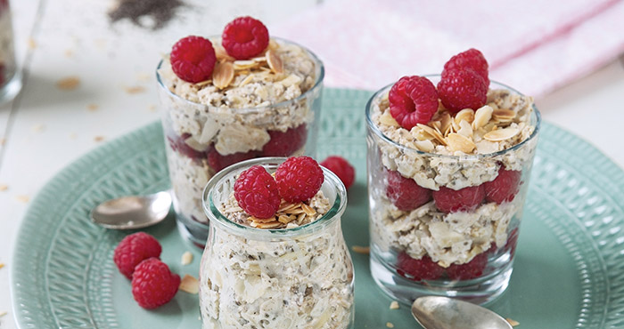 Gluten- and dairy-free raspberry almond overnight oats | Easy Food
