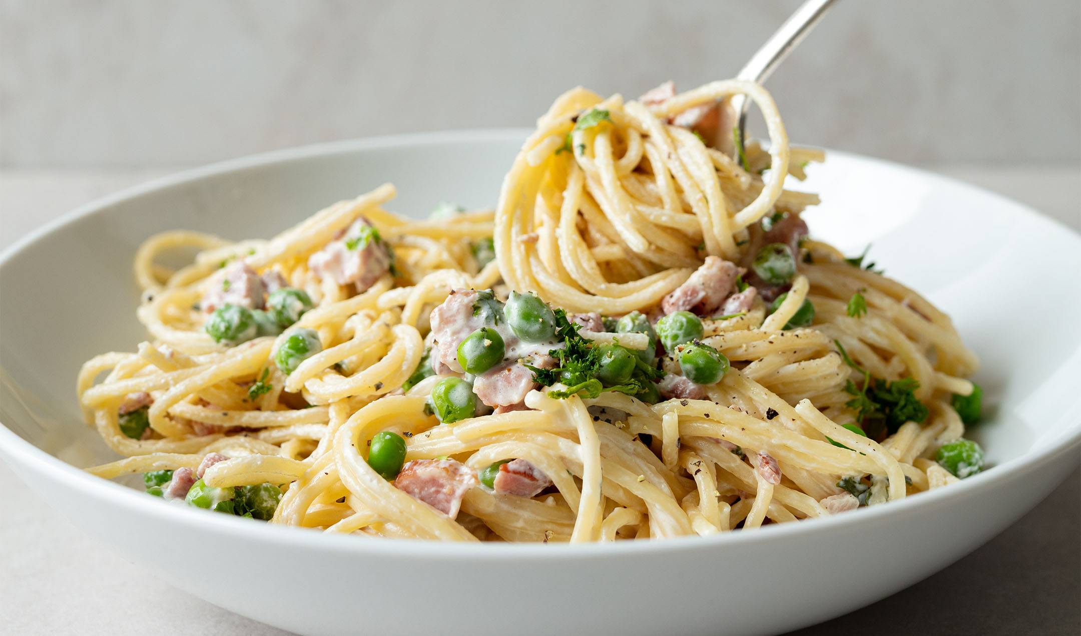 Quick creamy bacon pasta | easyFood