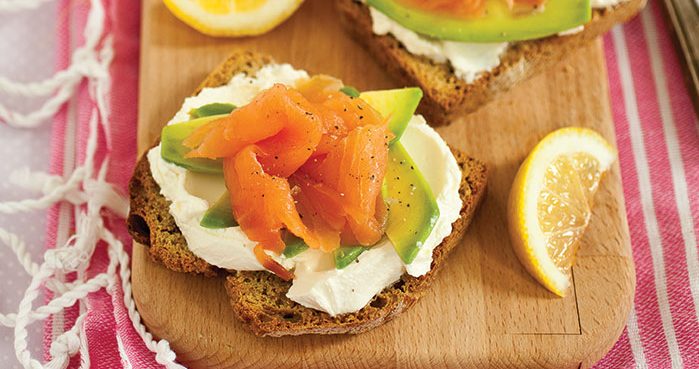 Smoked salmon toasts Easy Food