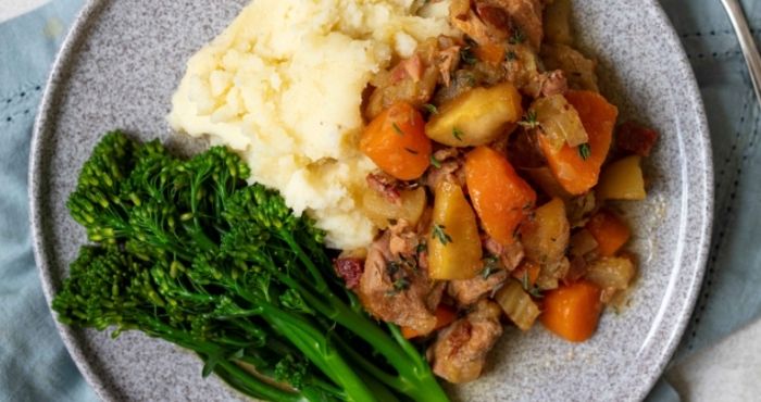 Slow-cooked pork and apple stew