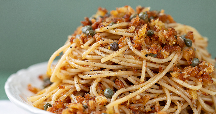 Spaghetti with anchovies and crispy crumbs Easy Food