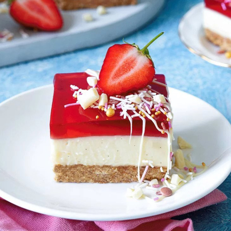 Strawberry and white chocolate cheesecake bars by Dr. Oetker