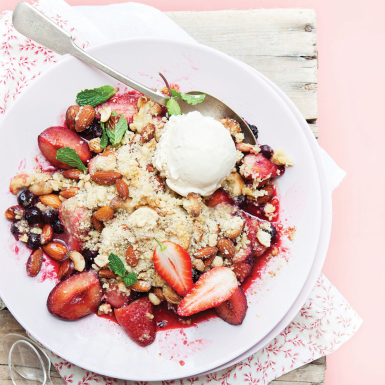 Summer berry nut crumble
