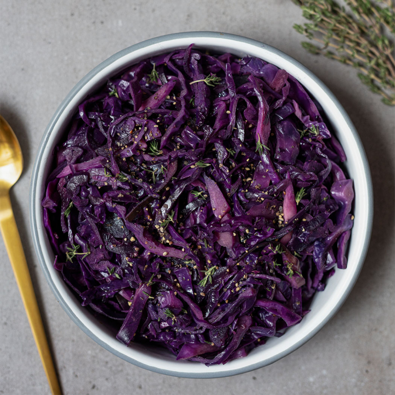 Sweet spiced red cabbage