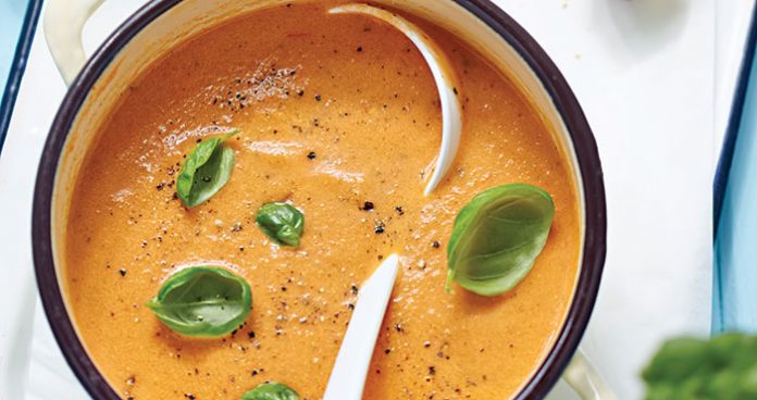 Tomato-and-basil-soup-with-caprese-croutons-portioned-696x368
