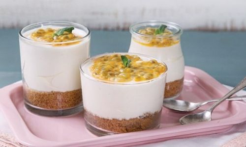No-bake Passionfruit cheesecake pots_easyfood