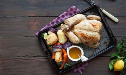 Easy roast chicken with lemon and thyme sauce_easyfood
