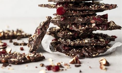Healthy snacks_crunchy dark chocolate quinoa bark_easyfood