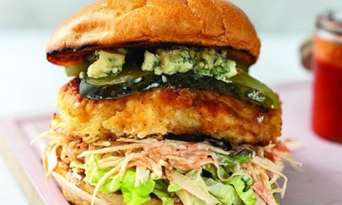 Fried chicken burgers with buffalo slaw_easyfood