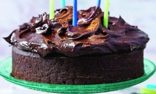 Beetroot chocolate cake with avocado icing_vegan_easyfood