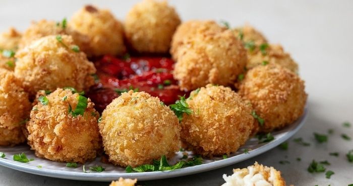 Serrano ham and Manchego croquettes easyfood christmas