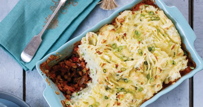 Veg_cottage_pie_with_champ_topping-696x368