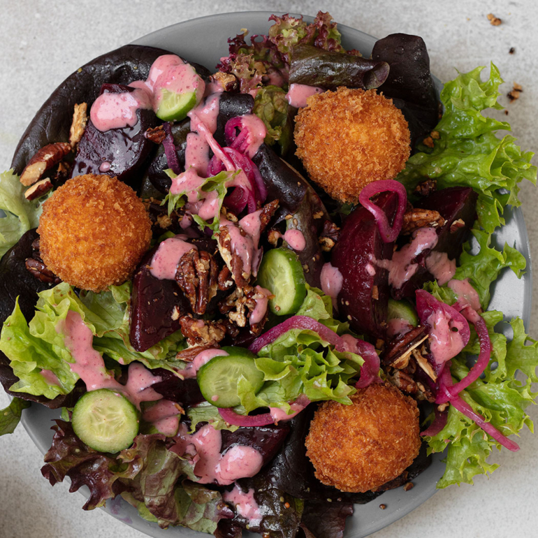 Beetroot salad with crispy goats cheese