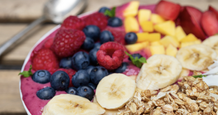 Berry smoothie bowl