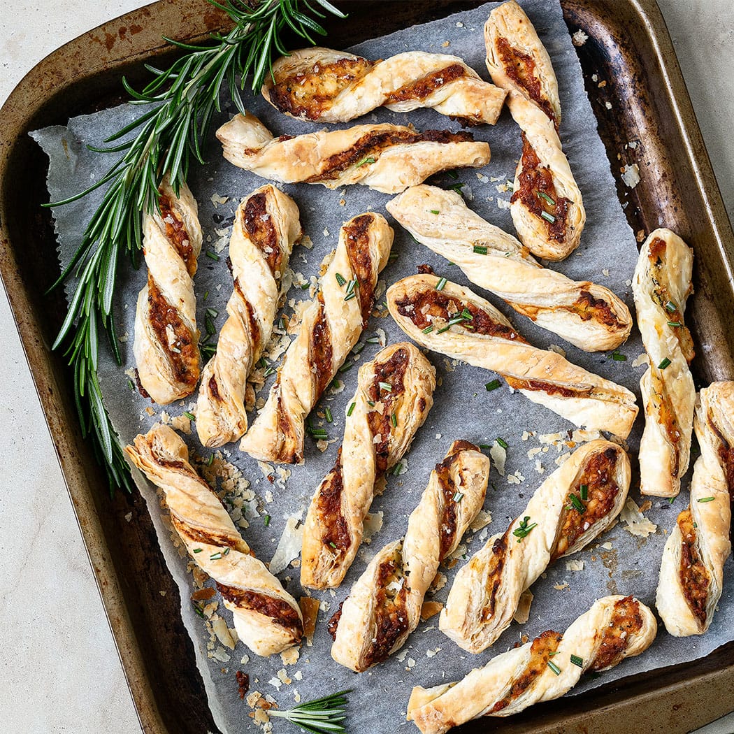Cheesy pastry twists easyFood