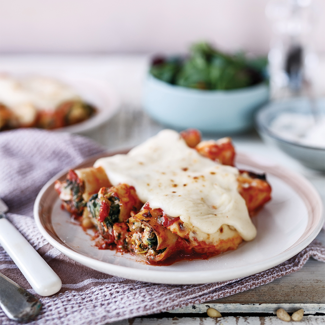 Chicken, spinach and Ricotta cannelloni recipe | easyFood