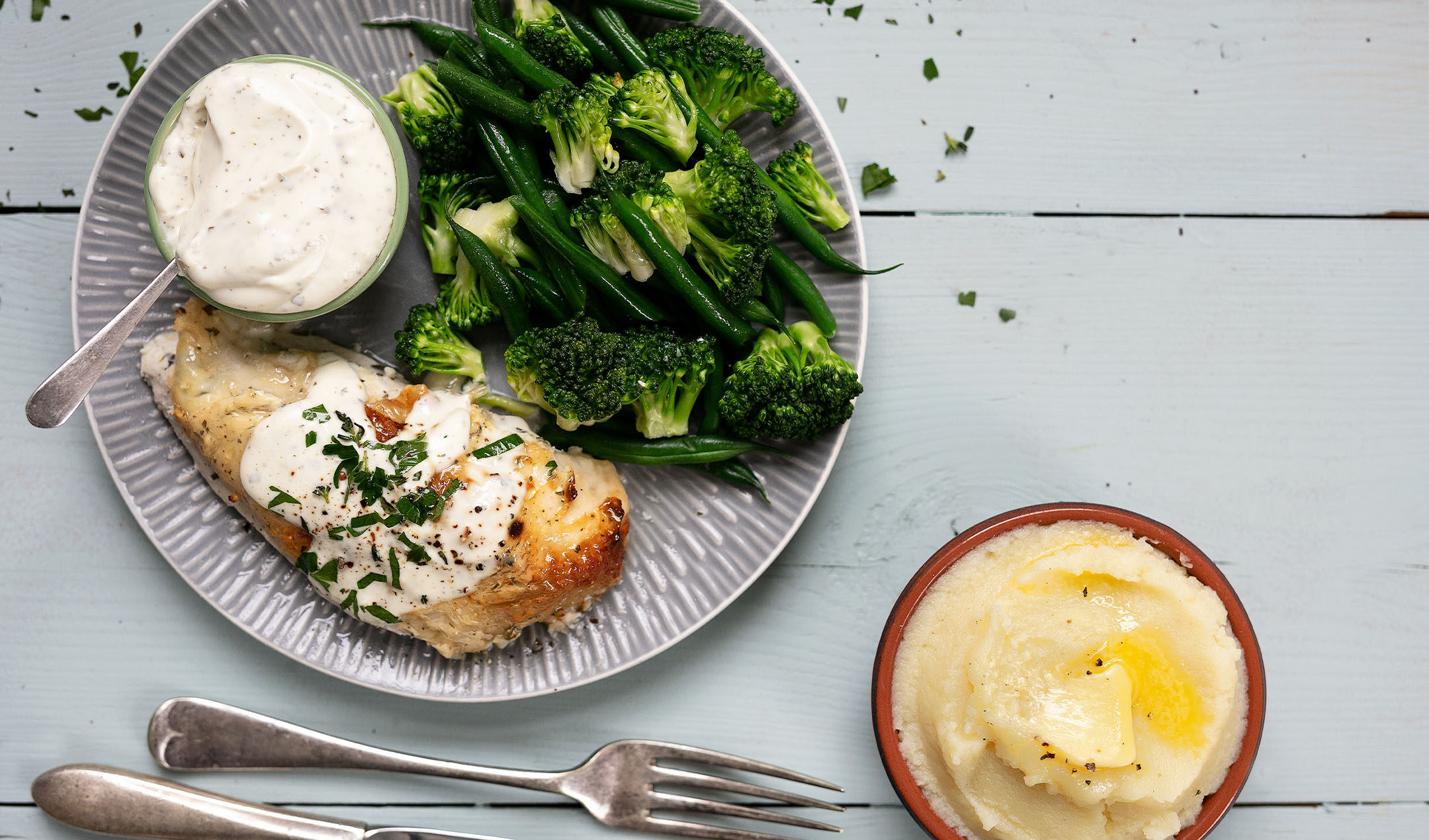 Garlic and herb roast chicken recipe | easyFood
