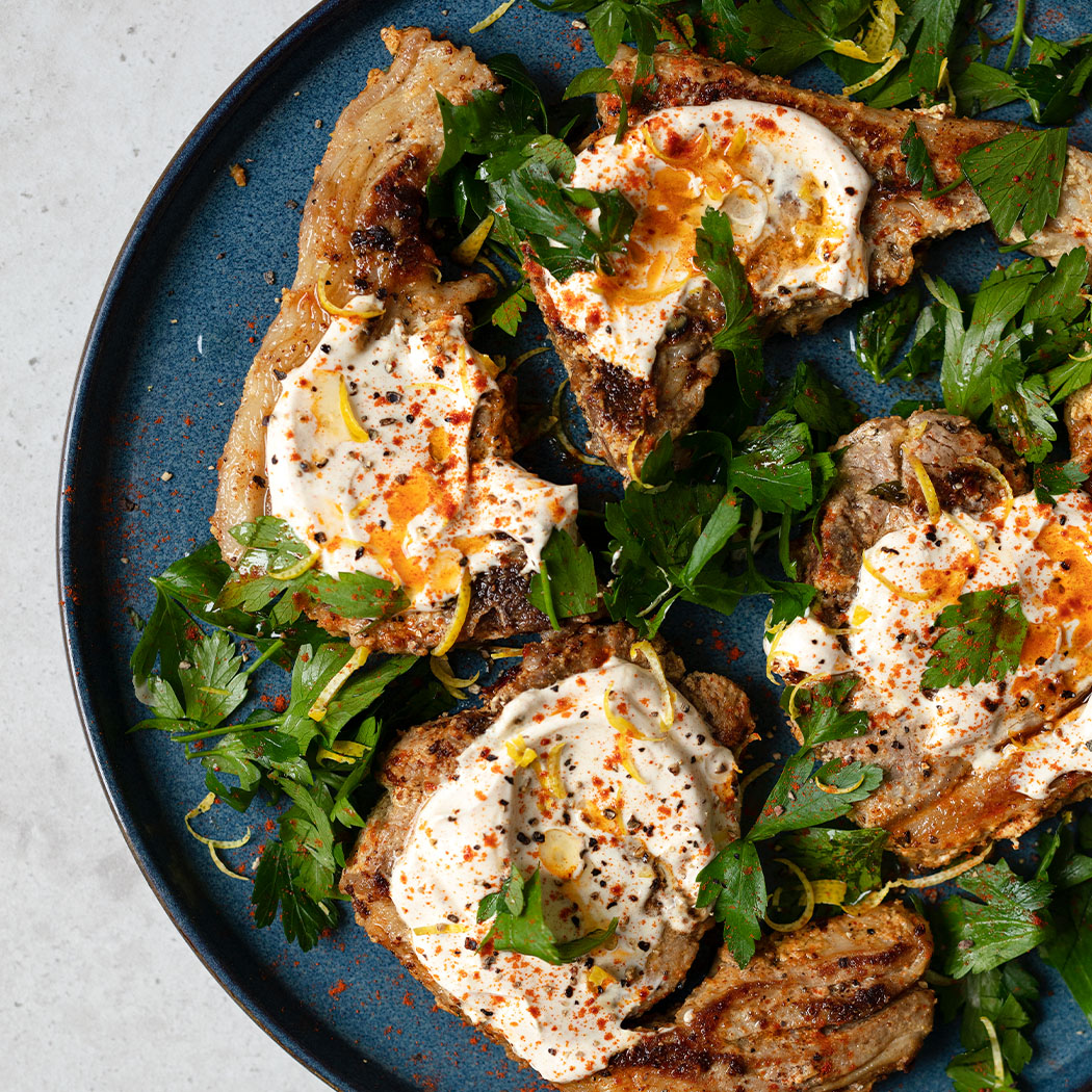 Garlic yoghurt lamb chops | easyFood