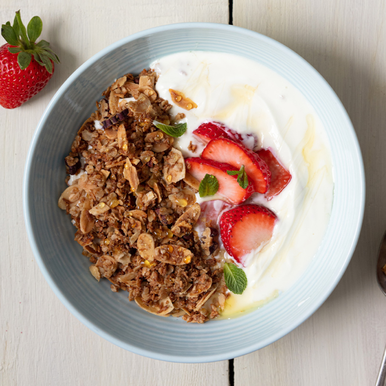 Gluten-free granola with yoghurt strawberries