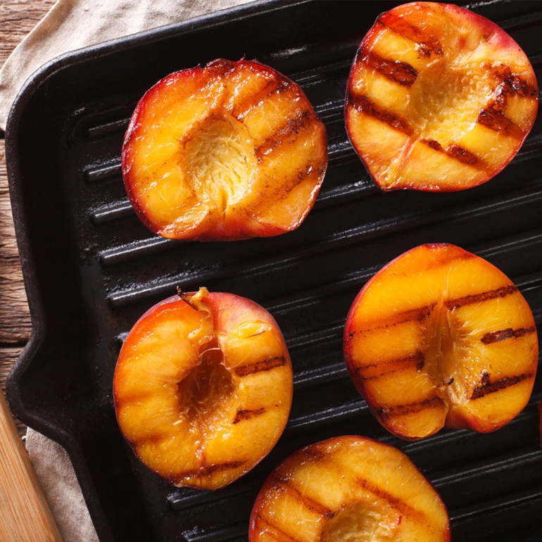 Grilled peaches with lime