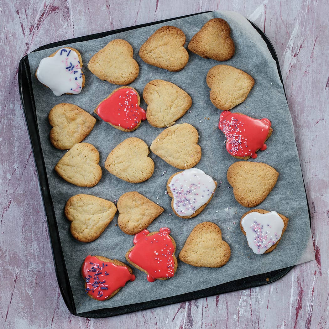 Love heart biscuits recipe easyFood