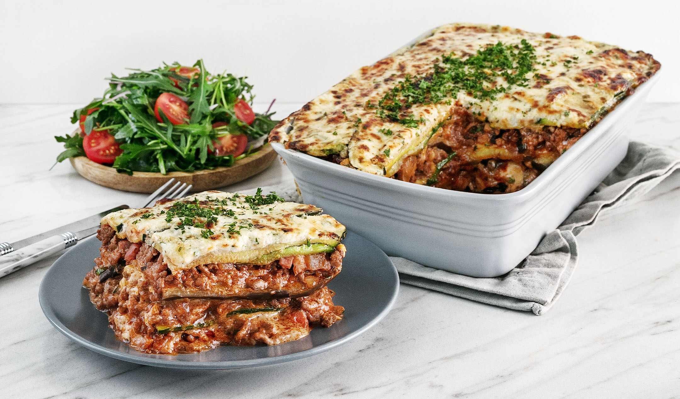 Low-carb beef lasagne with creamy cheese topping | easyFood