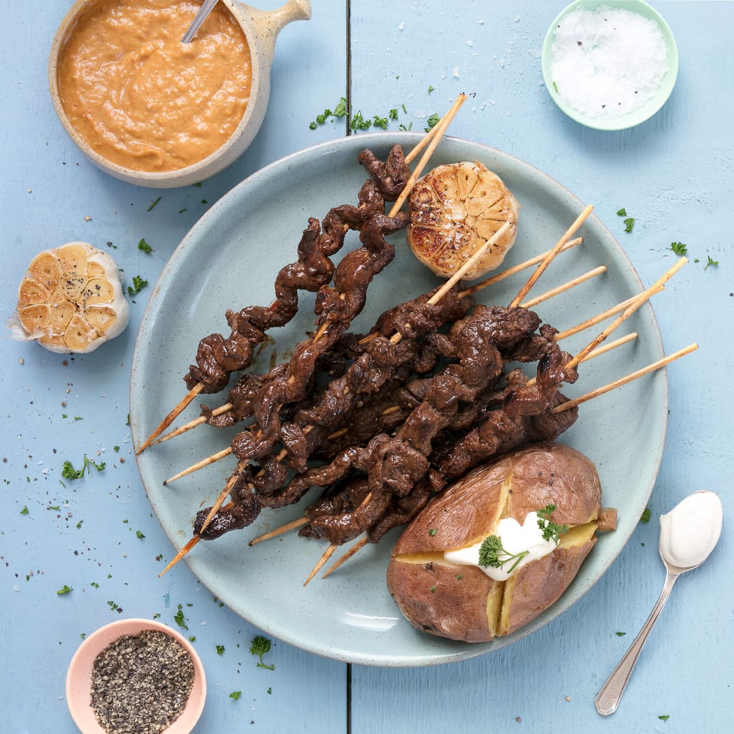 Marinated beef skewers recipe | easyFood