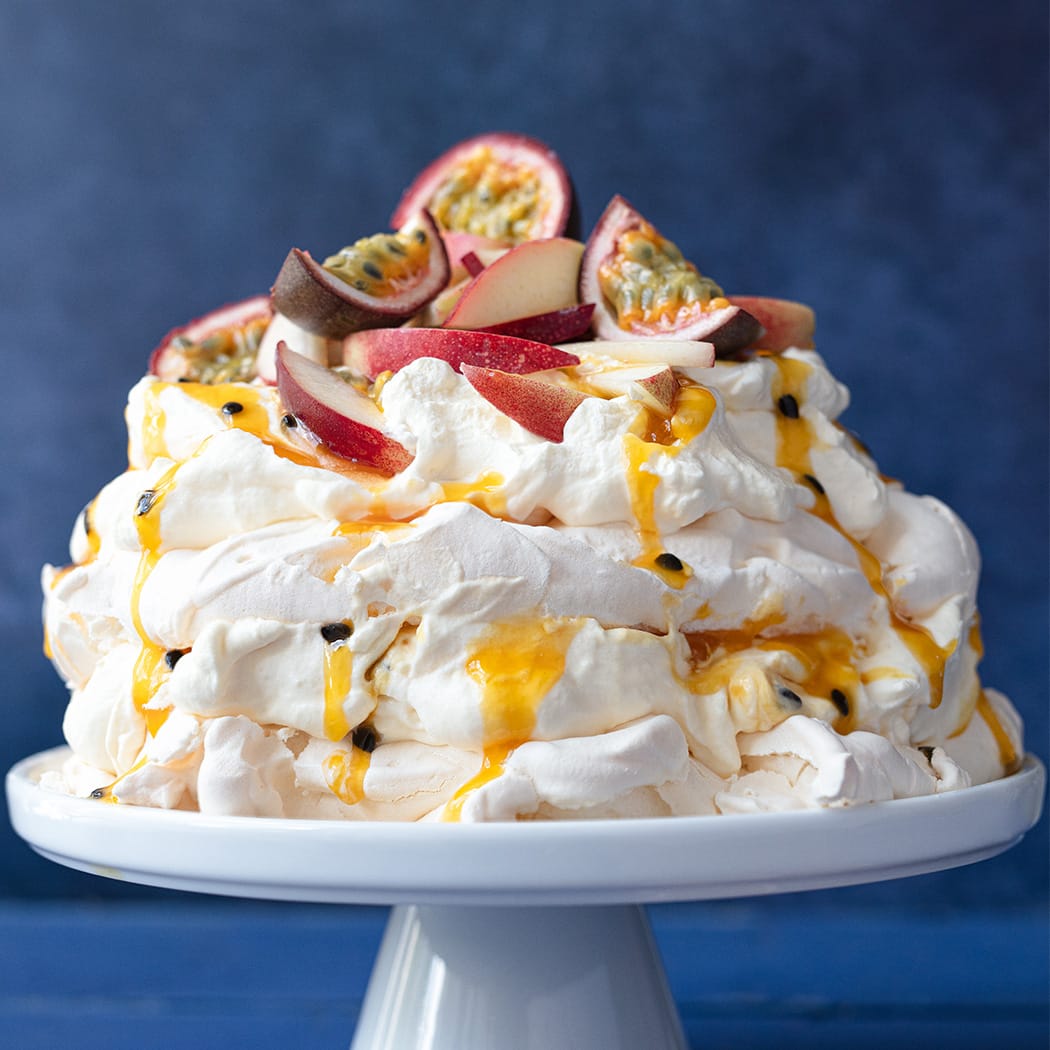 Passion fruit and peach pavlova recipe | easyFood