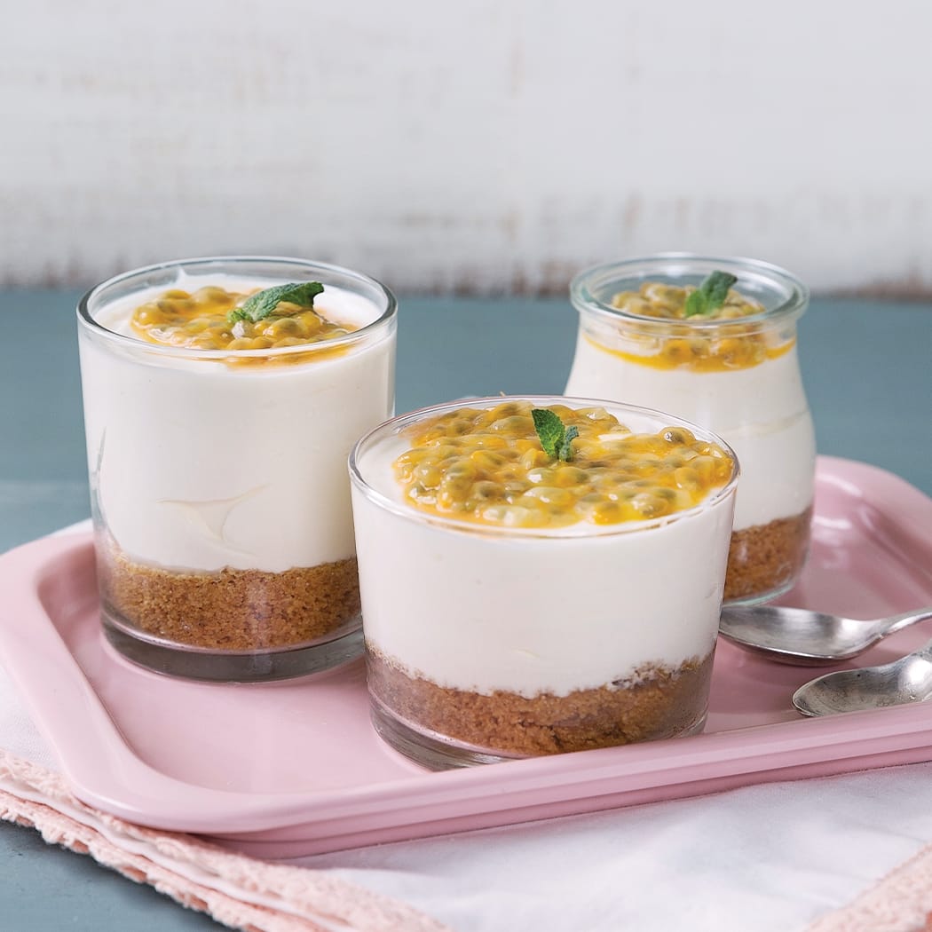 Passionfruit cheesecake pots recipe | easyFood