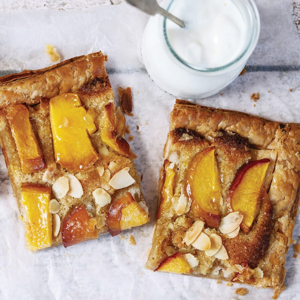 Peach and almond tart recipe | easyFood