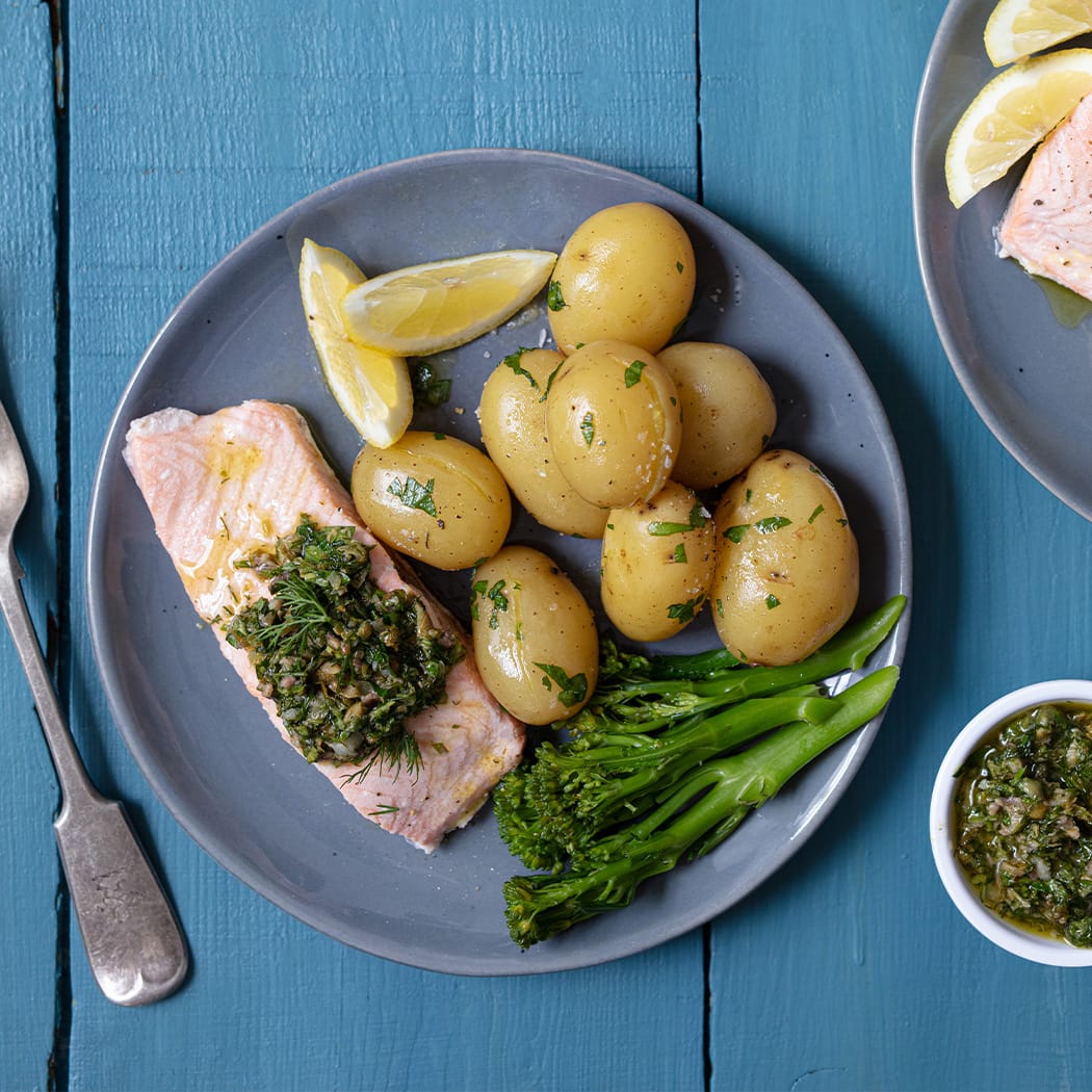 Poached salmon with spring salsa | easyFood