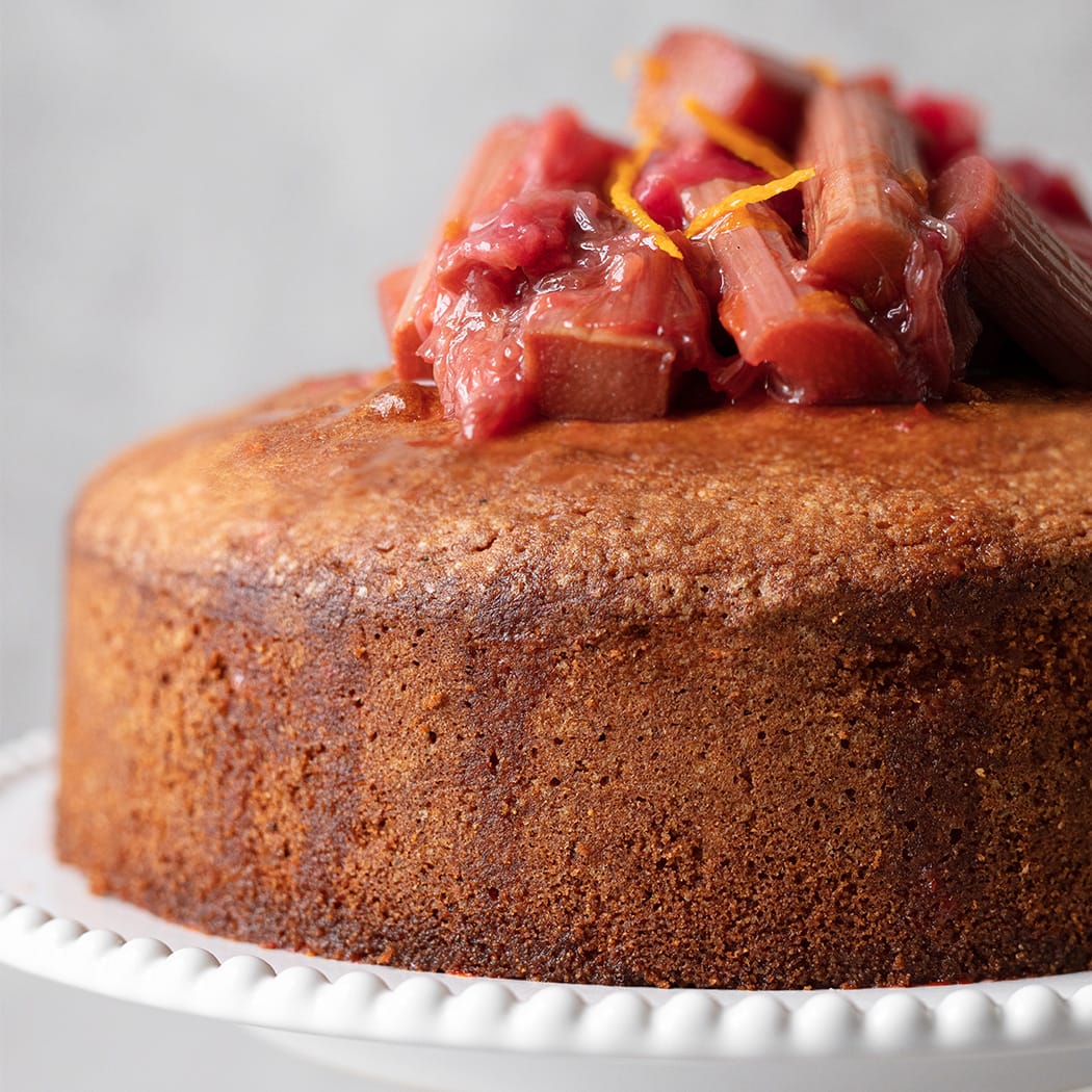 Rhubarb and orange polenta cake | easyFood